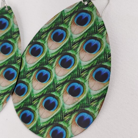 Peacock Feather Print Drop Shape Metal Dangle Earrings - Picture 6 of 6